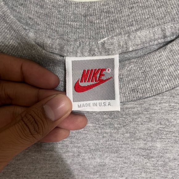 90’s Vintage Nike t shirt - Picture 6 of 7